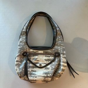 Simply Vera Wang Daisy Rose Gray and White Snake Skin Sidekick Purse Read